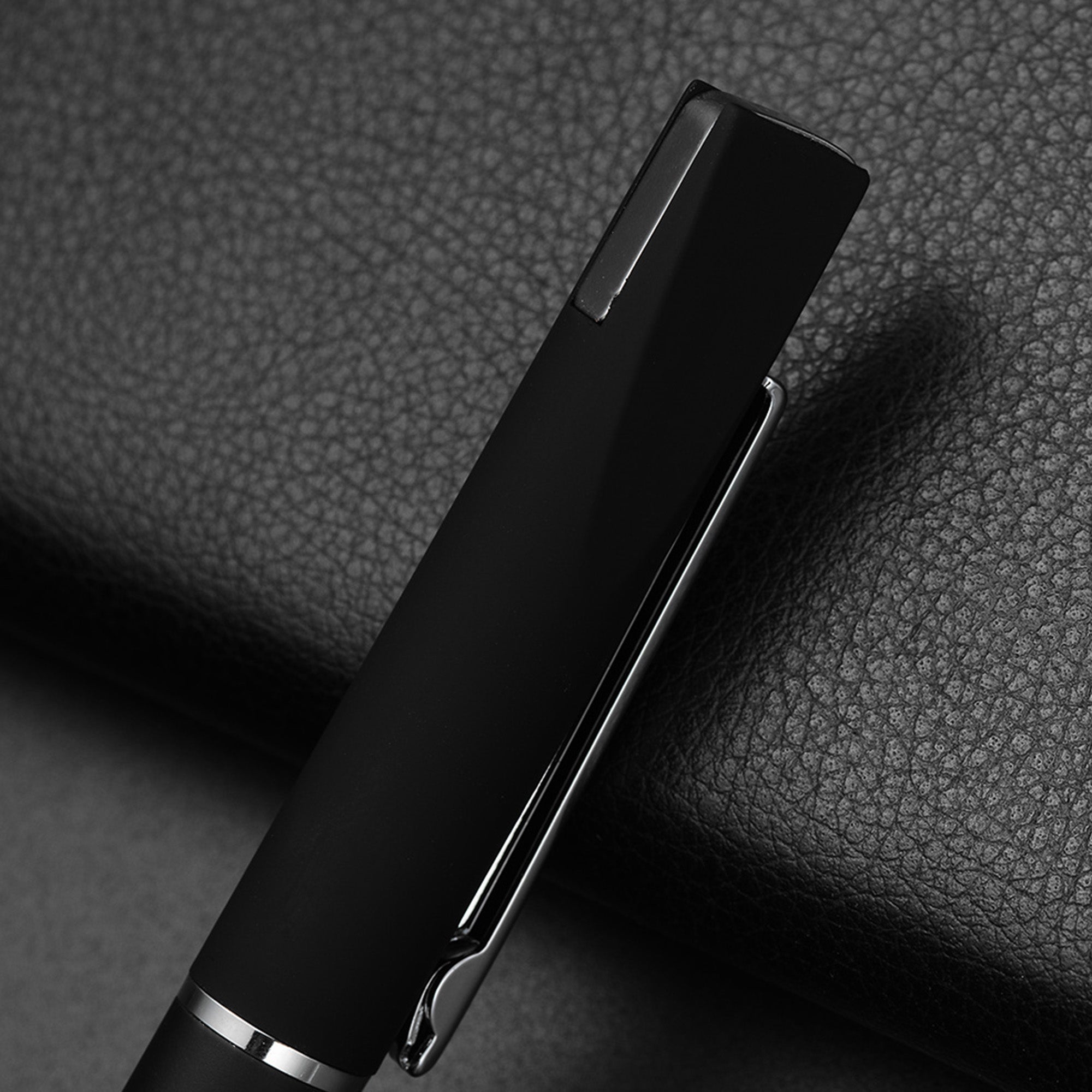 Axel - Simply Merchandise